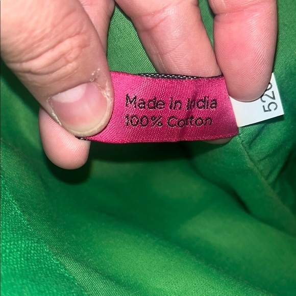 X-Large Green Patterned Tote Bag 17.5x17.5 and 8 inch on side. - Picture 5 of 6